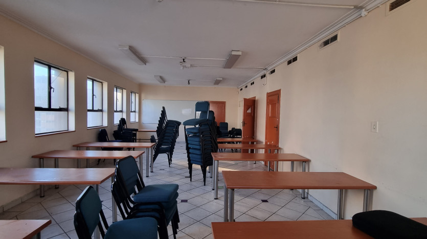 ± 8 500 m² Commercial Property In Durban CBD Property Images
