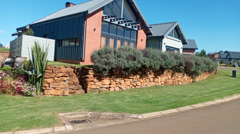 3 Bedroom House in Upmarket Secure Estate Property Images