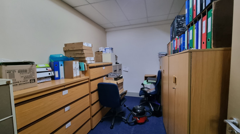 A Grade Offices in Secure Complex in Westville Property Images