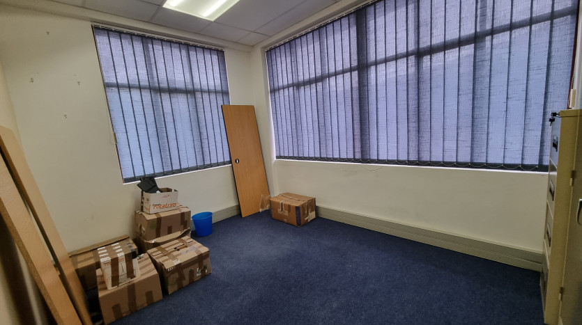 A Grade Offices in Secure Complex in Westville Property Images