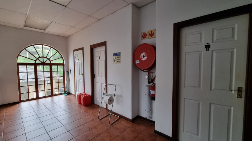 A Grade Offices in Secure Complex in Westville Property Images