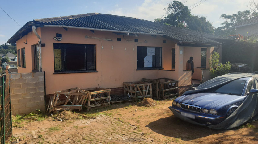 Residential Re-Development Opportunity in Sea View, Durban Property Lead Image