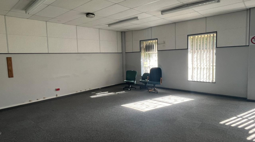 TELKOM PORTFOLIO: Multi-Use Industrial Facility, Uitenhage Property Images