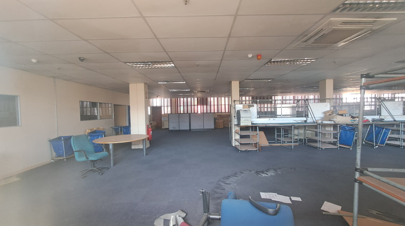 TELKOM PORTFOLIO: Large Industrial Property with Various Outbuildings Property Images