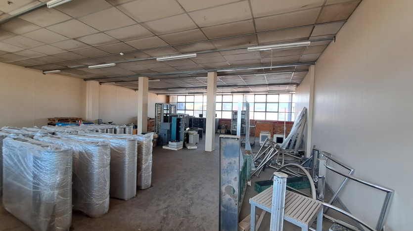 TELKOM PORTFOLIO: Large Industrial Property with Various Outbuildings Property Images
