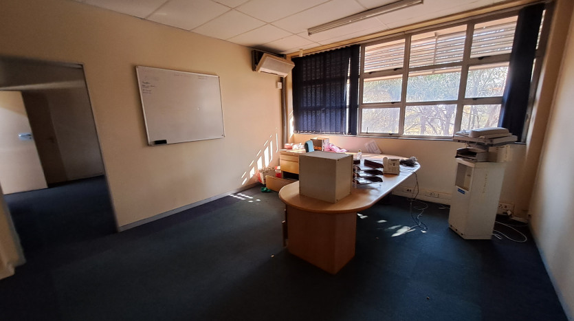 TELKOM PORTFOLIO: Large Industrial Property with Various Outbuildings Property Images