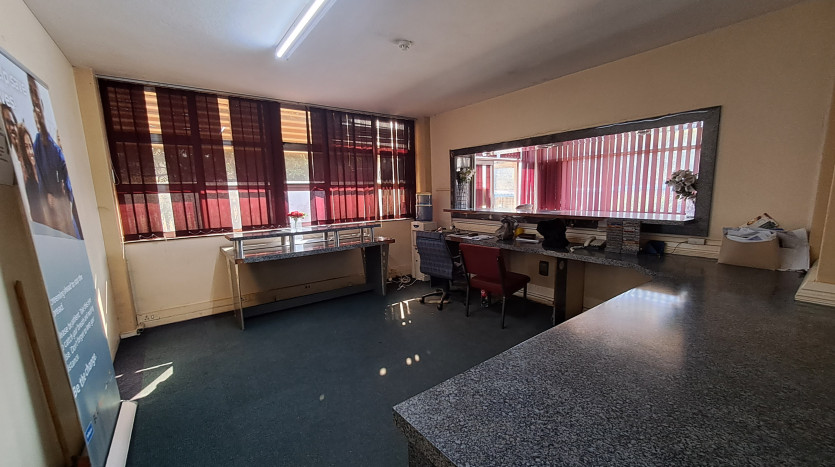 TELKOM PORTFOLIO: Large Industrial Property with Various Outbuildings Property Images