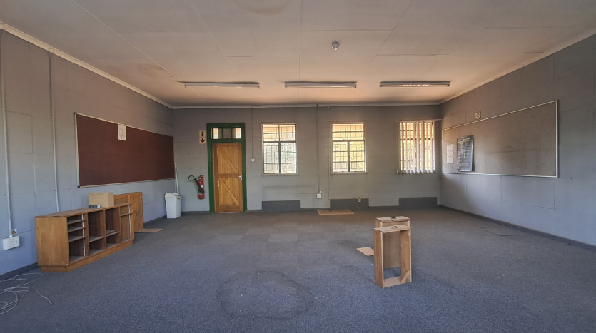 TELKOM PORTFOLIO: Large Property Ideal for Re-development Property Images