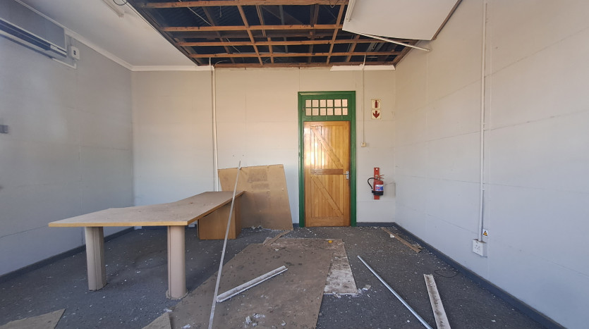 TELKOM PORTFOLIO: Large Property Ideal for Re-development Property Images