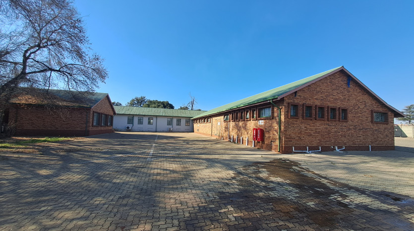 TELKOM PORTFOLIO: Large Property Ideal for Re-development Property Images