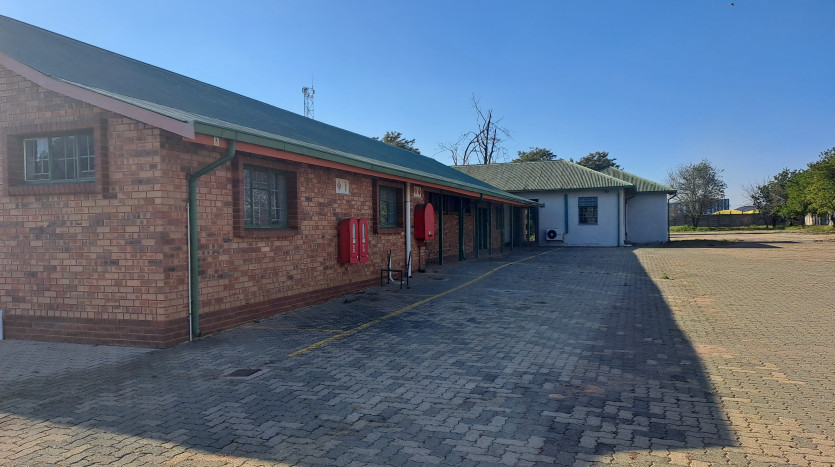 TELKOM PORTFOLIO: Large Property Ideal for Re-development Property Images