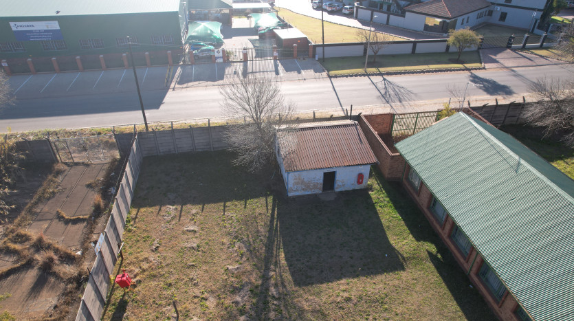 TELKOM PORTFOLIO: Large Property Ideal for Re-development Property Images