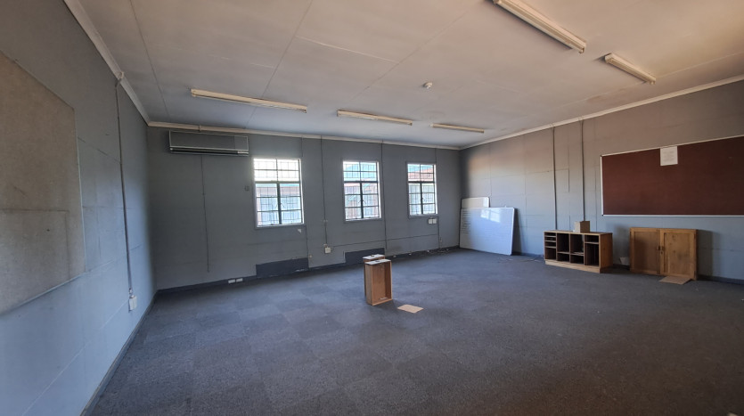 TELKOM PORTFOLIO: Large Property Ideal for Re-development Property Images