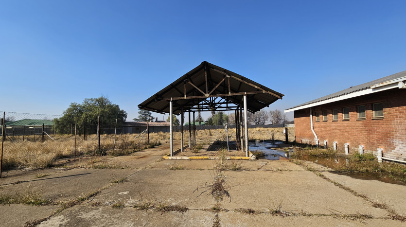 TELKOM PORTFOLIO: Large Warehouse/Workshop in Vereeniging Property Images