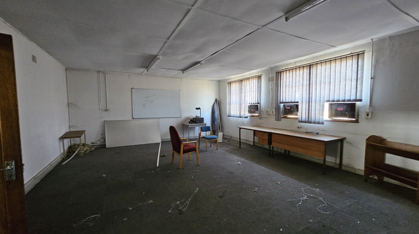 TELKOM PORTFOLIO: Large Warehouse/Workshop in Vereeniging Property Images