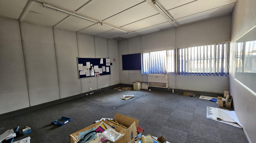 TELKOM PORTFOLIO: Large Warehouse/Workshop in Vereeniging Property Images