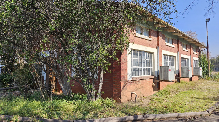 TELKOM PORTFOLIO: Large Warehouse/Workshop in Vereeniging Property Images