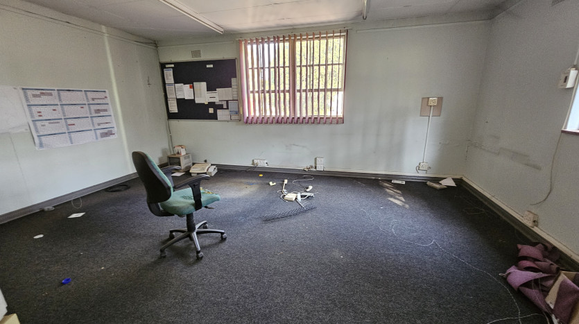 TELKOM PORTFOLIO: Large Warehouse/Workshop in Vereeniging Property Images
