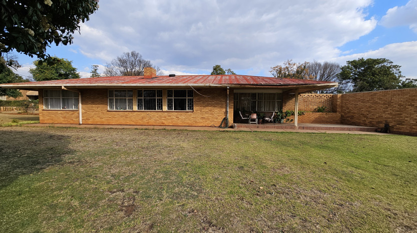 TELKOM PORTFOLIO: Large Residential Estate with 28 Residential Units Property Images