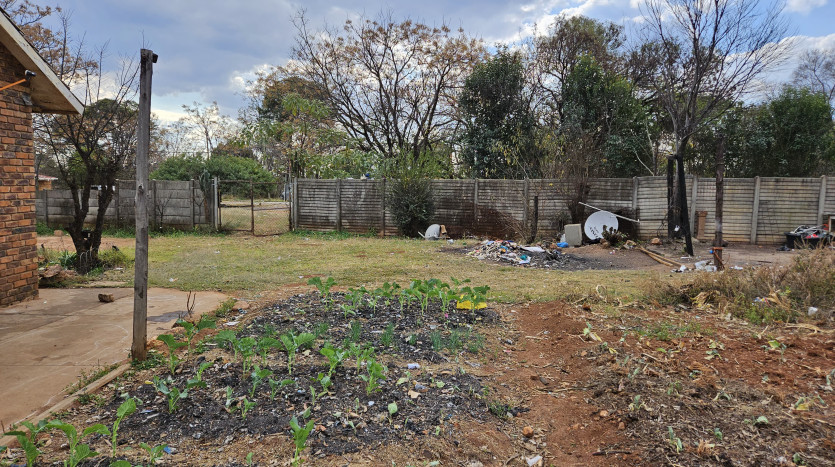 TELKOM PORTFOLIO: Large Residential Estate with 28 Residential Units Property Images