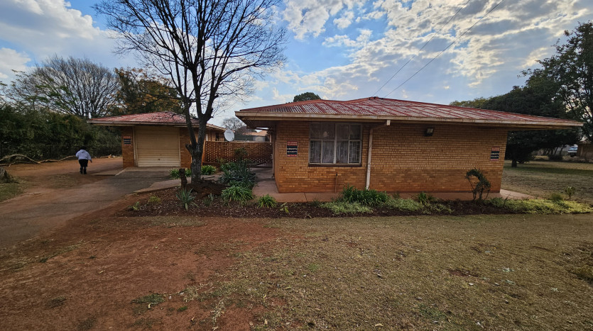 TELKOM PORTFOLIO: Large Residential Estate with 28 Residential Units Property Images