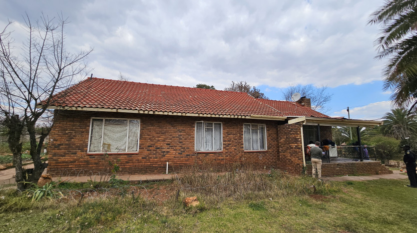 TELKOM PORTFOLIO: Large Residential Estate with 28 Residential Units Property Images