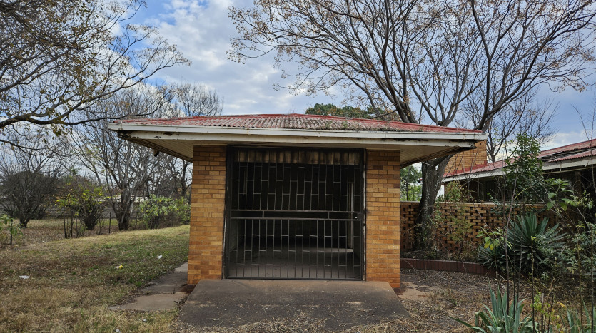TELKOM PORTFOLIO: Large Residential Estate with 28 Residential Units Property Images