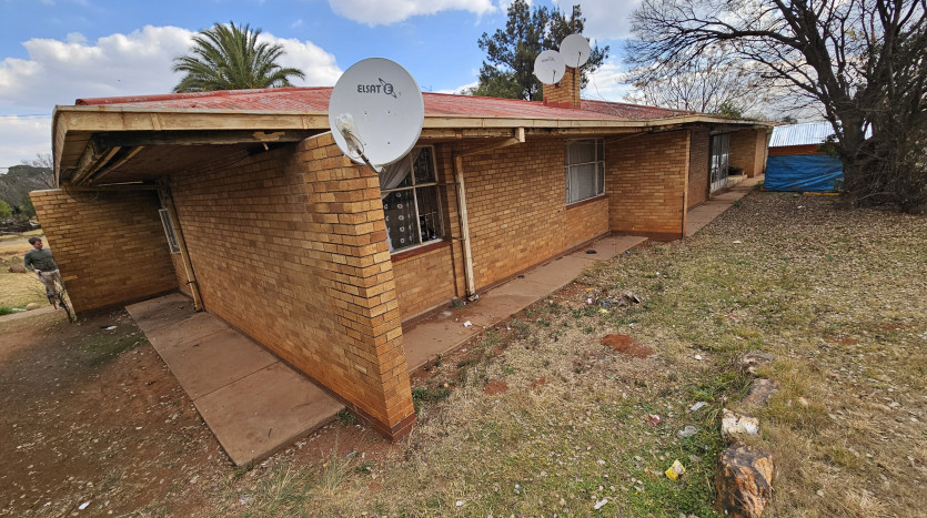 TELKOM PORTFOLIO: Large Residential Estate with 28 Residential Units Property Images
