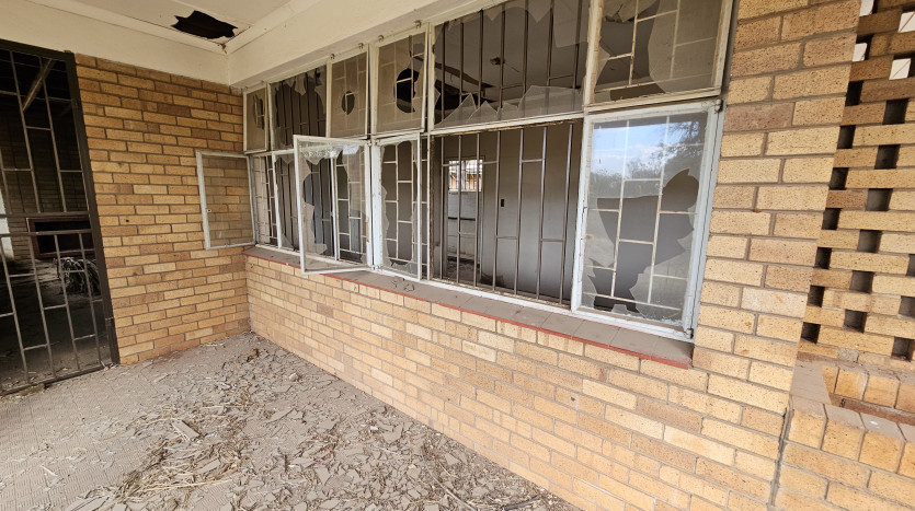 TELKOM PORTFOLIO: Large Residential Estate with 28 Residential Units Property Images