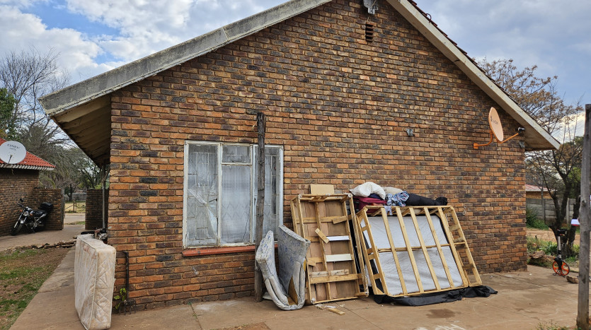 TELKOM PORTFOLIO: Large Residential Estate with 28 Residential Units Property Images