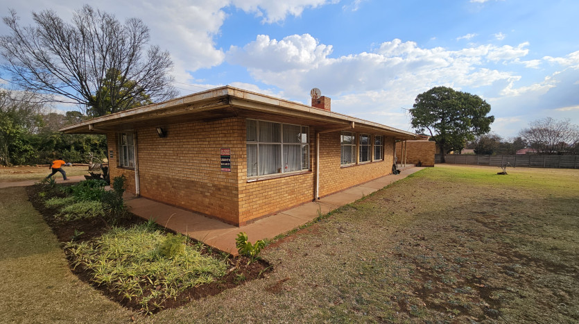 TELKOM PORTFOLIO: Large Residential Estate with 28 Residential Units Property Images