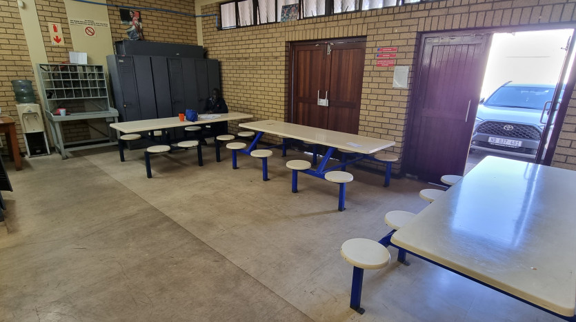 TELKOM PORTFOLIO: Frontline Industrial Building in Mobeni, Durban Property Images