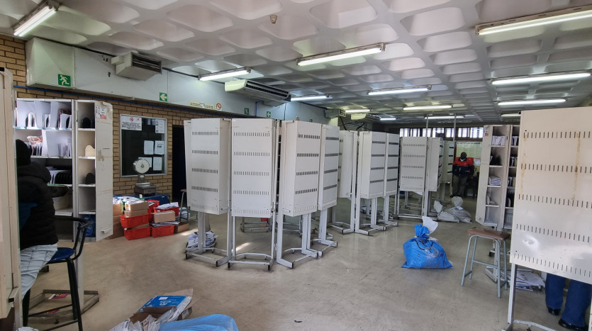 TELKOM PORTFOLIO: Frontline Industrial Building in Mobeni, Durban Property Images