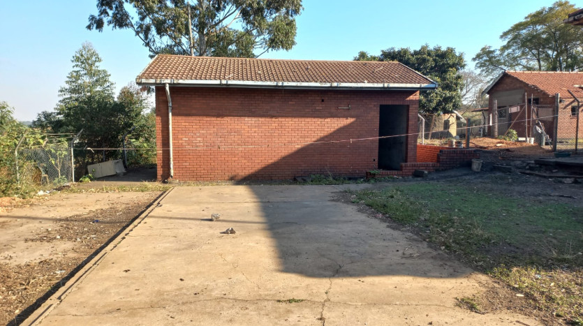 Large Property with Outbuildings Vryheid, KZN Property Images