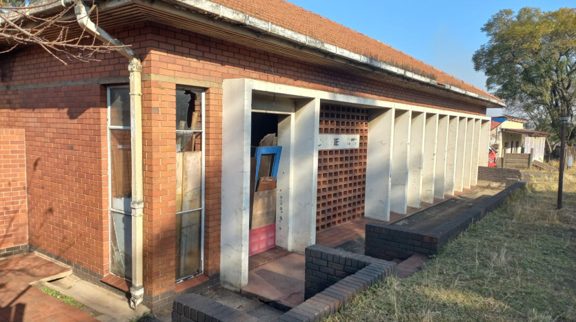 Large Property with Outbuildings Vryheid, KZN Property Images