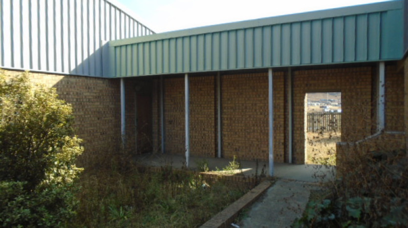 TELKOM PORTFOLIO: Large Industrial Property with Various Outbuildings, Standerton Property Images