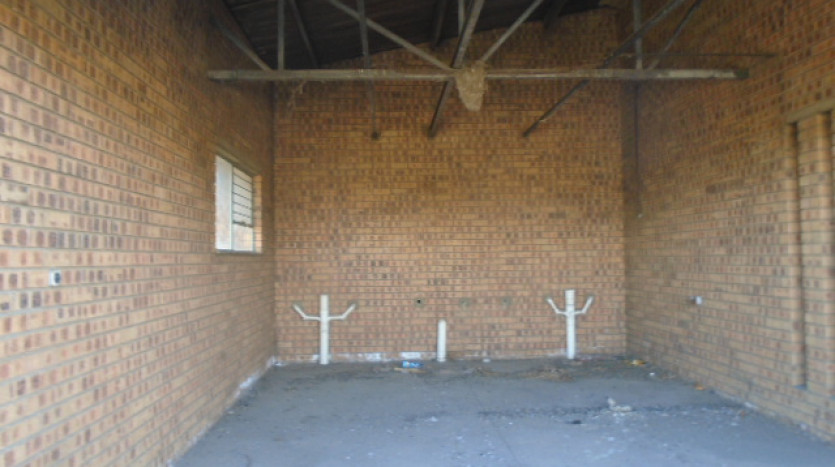 TELKOM PORTFOLIO: Large Industrial Property with Various Outbuildings, Standerton Property Images