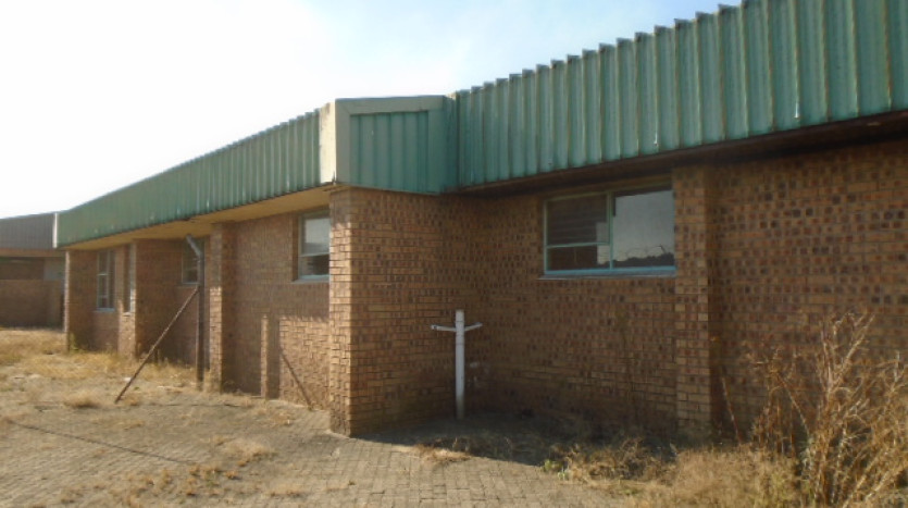 TELKOM PORTFOLIO: Large Industrial Property with Various Outbuildings, Standerton Property Images