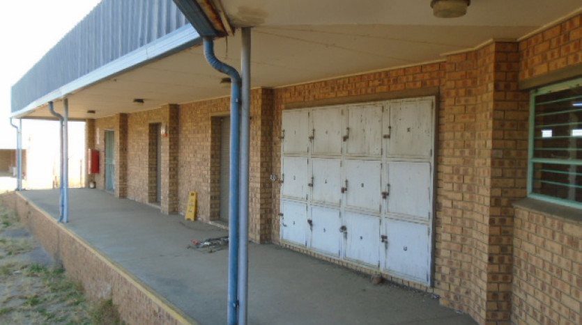 TELKOM PORTFOLIO: Large Industrial Property with Various Outbuildings, Standerton Property Images