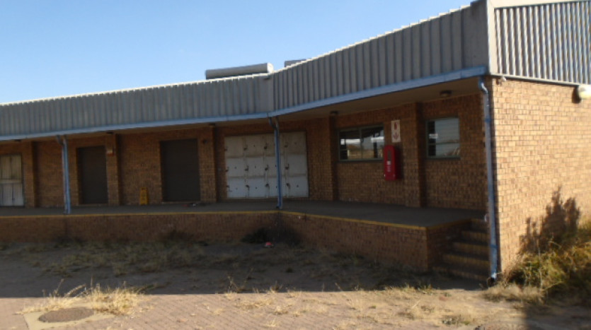 TELKOM PORTFOLIO: Large Industrial Property with Various Outbuildings, Standerton Property Images