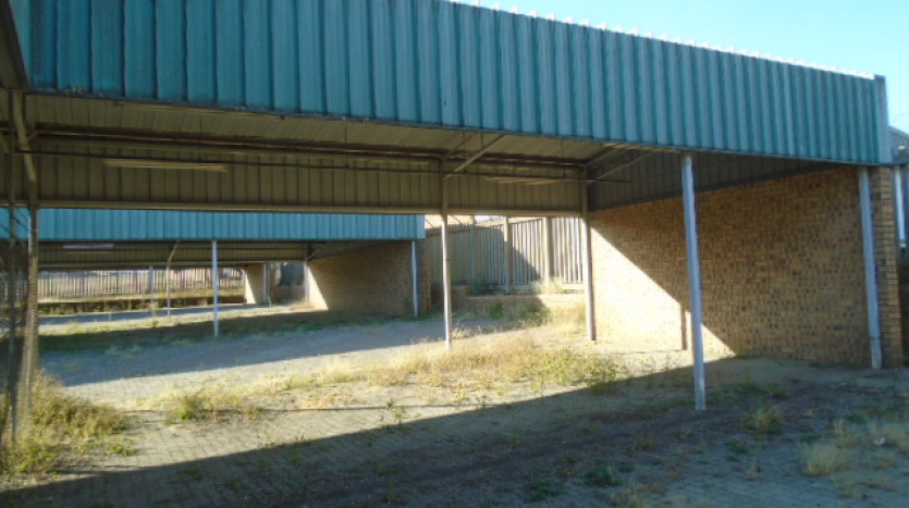 TELKOM PORTFOLIO: Large Industrial Property with Various Outbuildings, Standerton Property Images