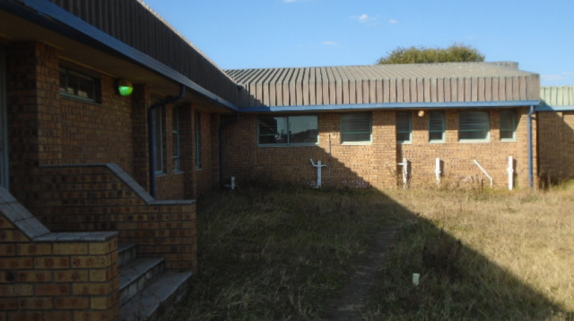 TELKOM PORTFOLIO: Large Industrial Property with Various Outbuildings, Standerton Property Images