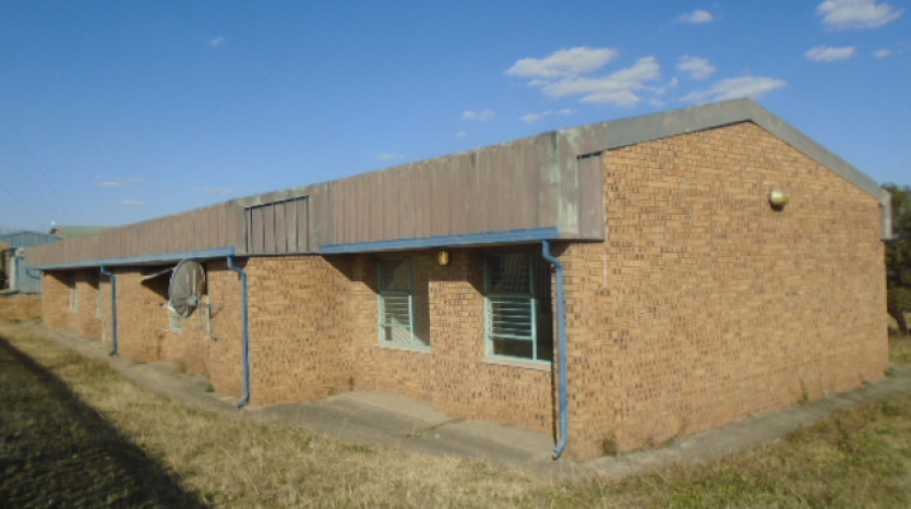 TELKOM PORTFOLIO: Large Industrial Property with Various Outbuildings, Standerton Property Images