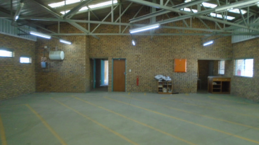 TELKOM PORTFOLIO: Large Industrial Property with Various Outbuildings, Standerton Property Images