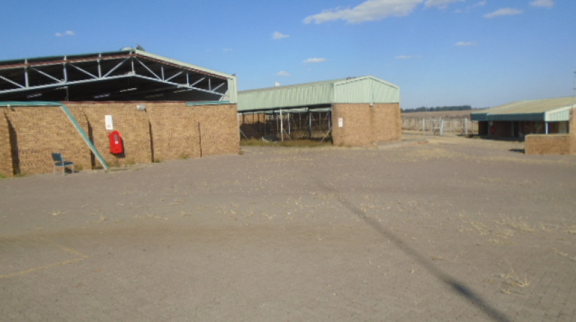 TELKOM PORTFOLIO: Large Industrial Property with Various Outbuildings, Standerton Property Images