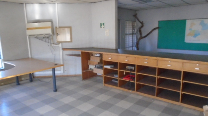 TELKOM PORTFOLIO: Large Industrial Property with Various Outbuildings, Standerton Property Images