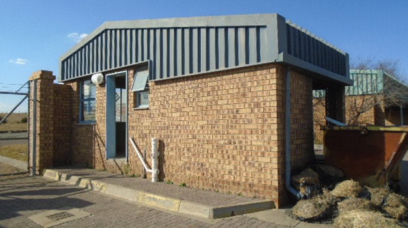 TELKOM PORTFOLIO: Large Industrial Property with Various Outbuildings, Standerton Property Images
