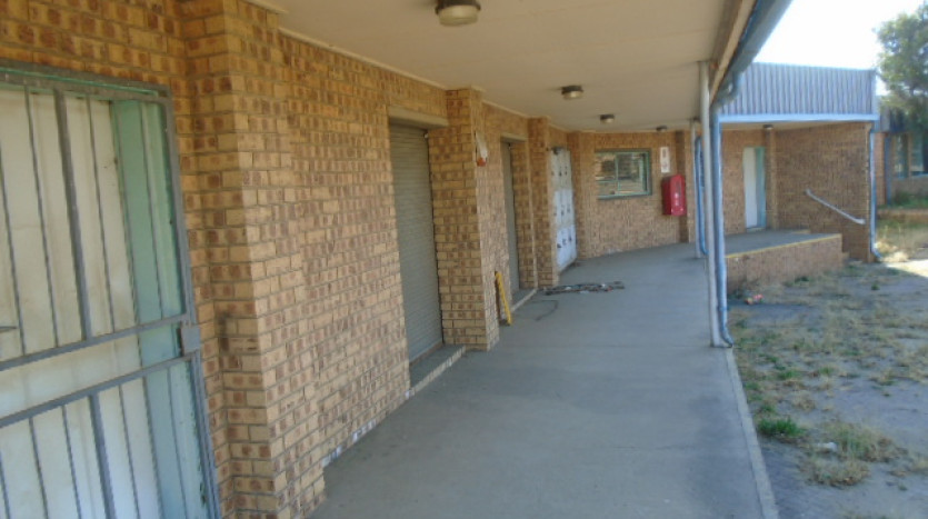 TELKOM PORTFOLIO: Large Industrial Property with Various Outbuildings, Standerton Property Images
