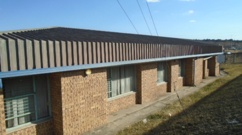 TELKOM PORTFOLIO: Large Industrial Property with Various Outbuildings, Standerton Property Images
