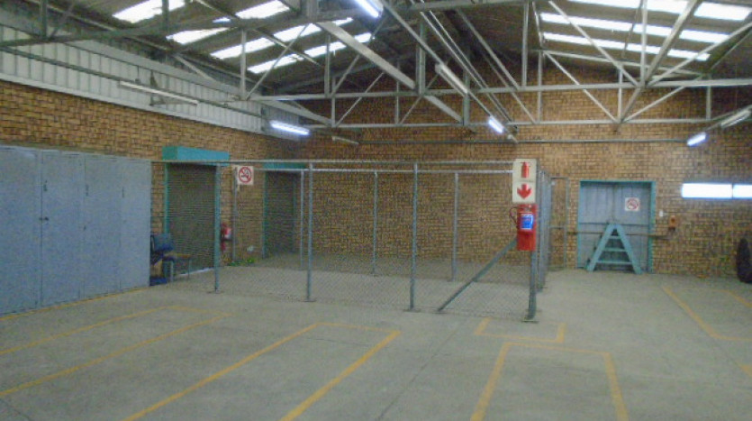 TELKOM PORTFOLIO: Large Industrial Property with Various Outbuildings, Standerton Property Images